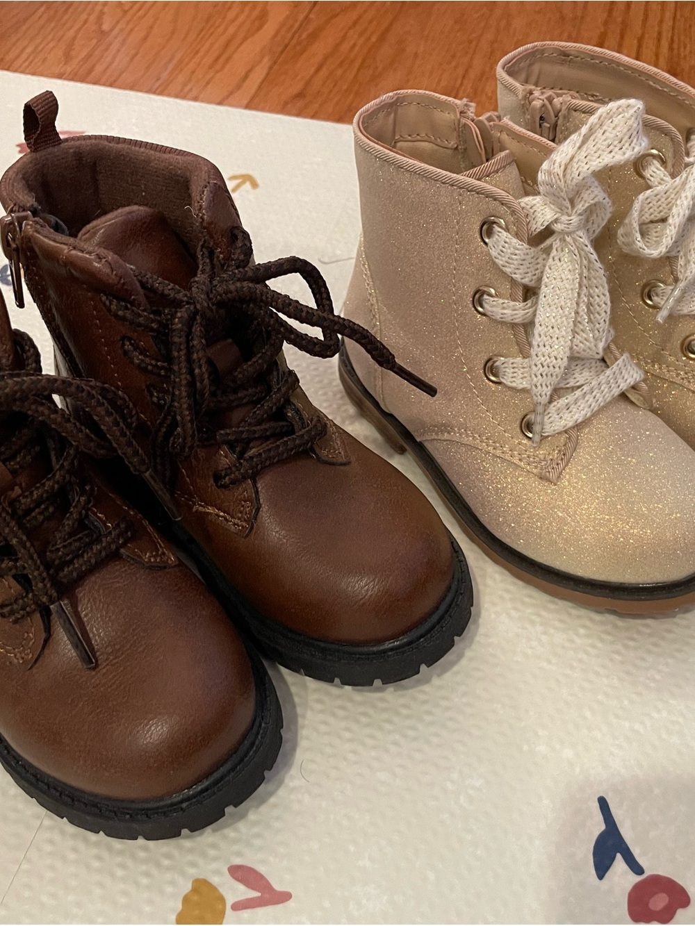 Kids Boots Size 8 (Bundle of 2)